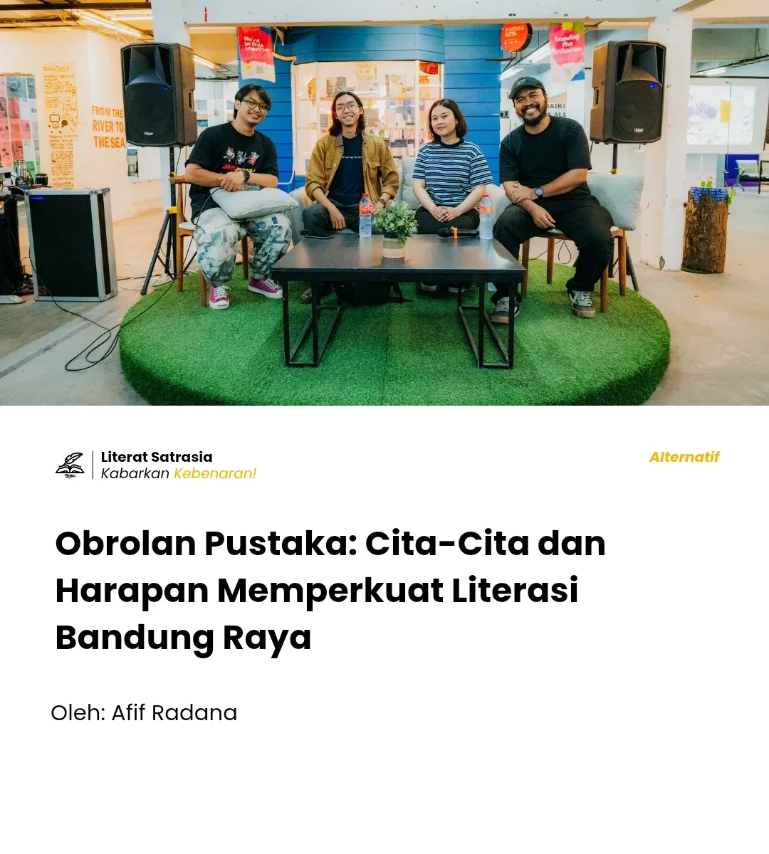 Diskusi mengenai perpustakaan ini dimoderatori oleh Muhammad Fajar Ramadan, jurnalis dari Culture Collar, dengan gayanya yang santai dan menghibur. Setelah masuk pada pembahasan tentang maraknya perpustakaan independen pada sekarang-sekarang ini, Reiza pun mulai menjelaskan. Dilansir dari BandungBergerak, sebetulnya, dahulu, pada tahun 2000-an, Bandung memiliki lebih dari 70 toko buku atau perpustakaan. Angka ini didapat dari hasil pemetaan buku Pohon Buku di Bandung, karya Deni Rachman atau yang kerap disapa dengan Deni Lawang.